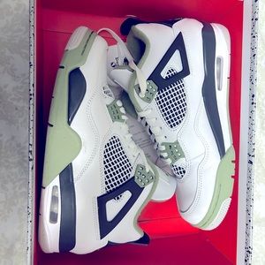 Jordan Retro 4 Seafoam Green